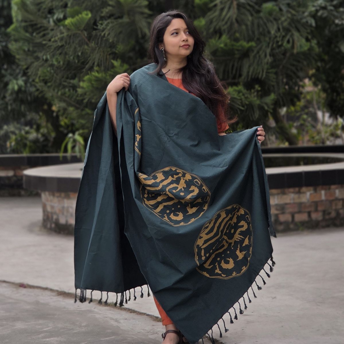 Wari-Bateshwar Green Shawl