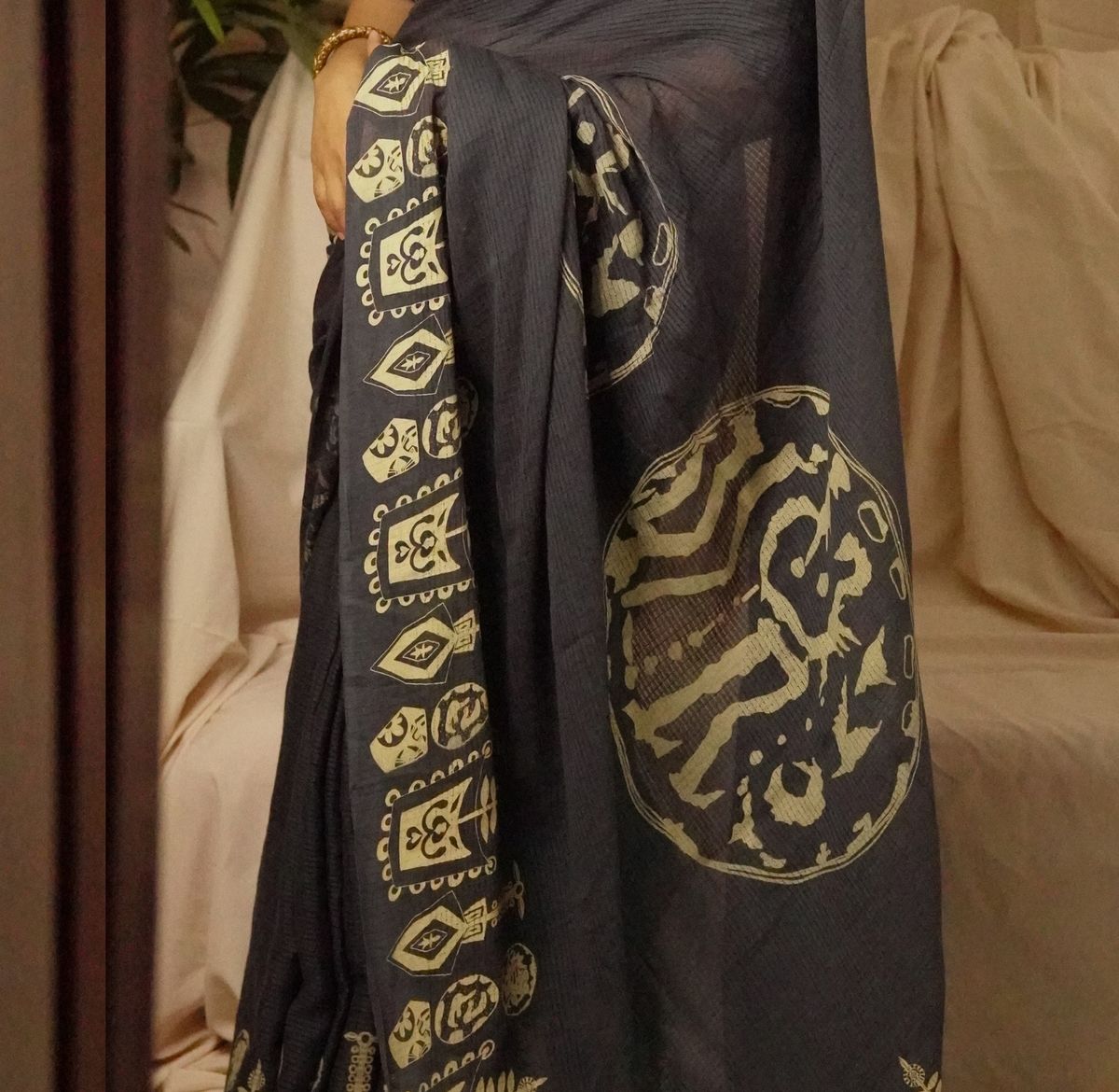Wari botteshwar Ash Saree