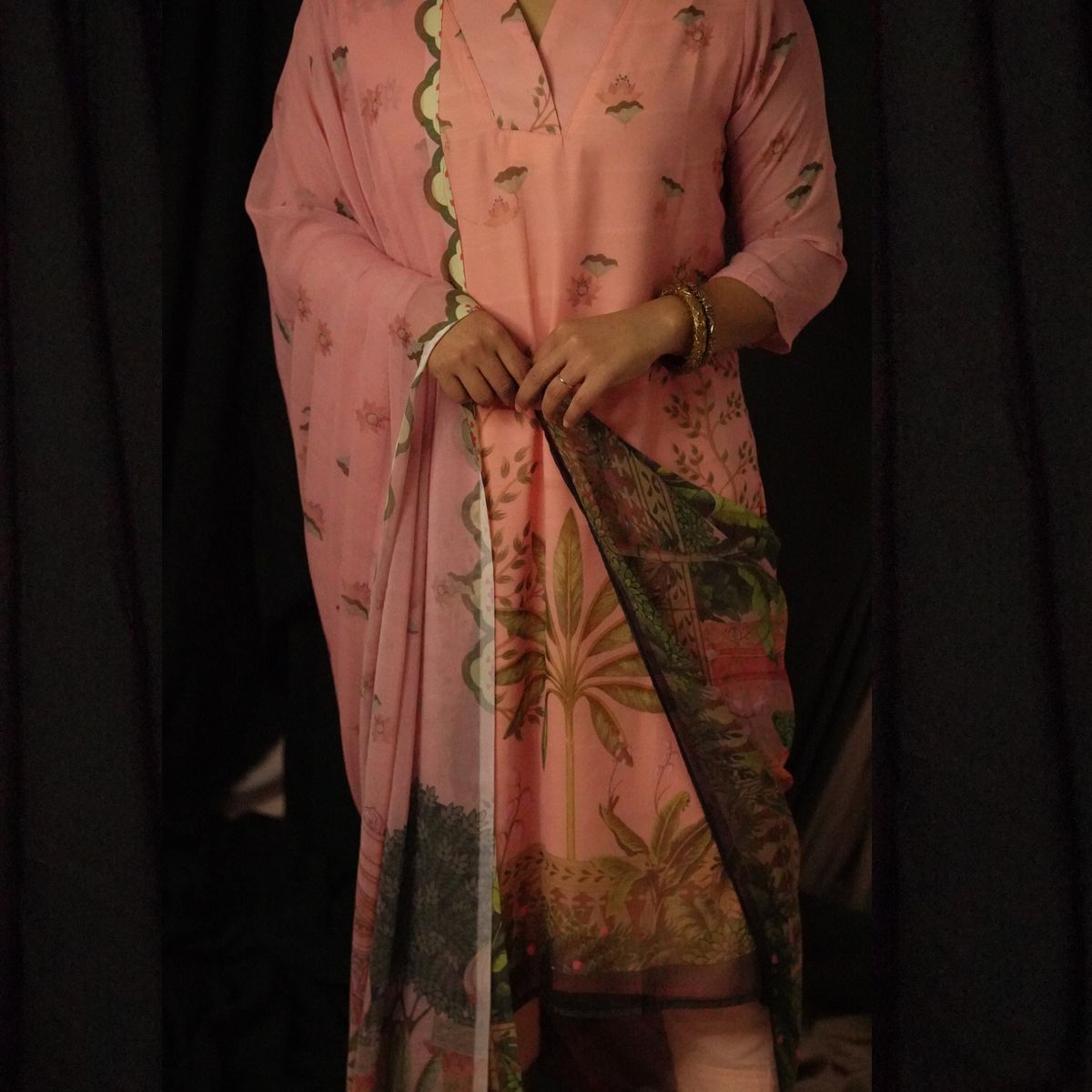 Rai Banu Kurti set