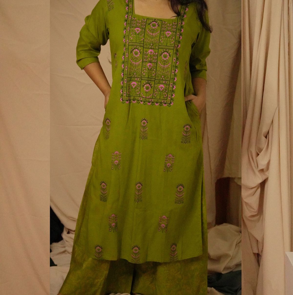 Alpona Olive Kurti